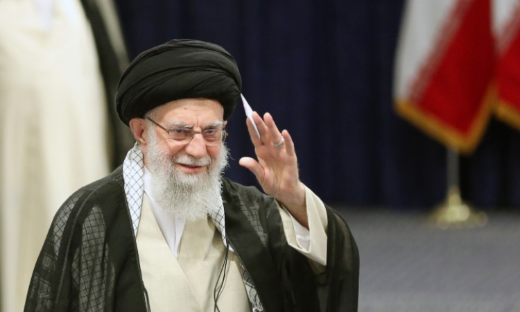 Иран предупреждава за риск от регионален конфликт, ако бъде нападнат